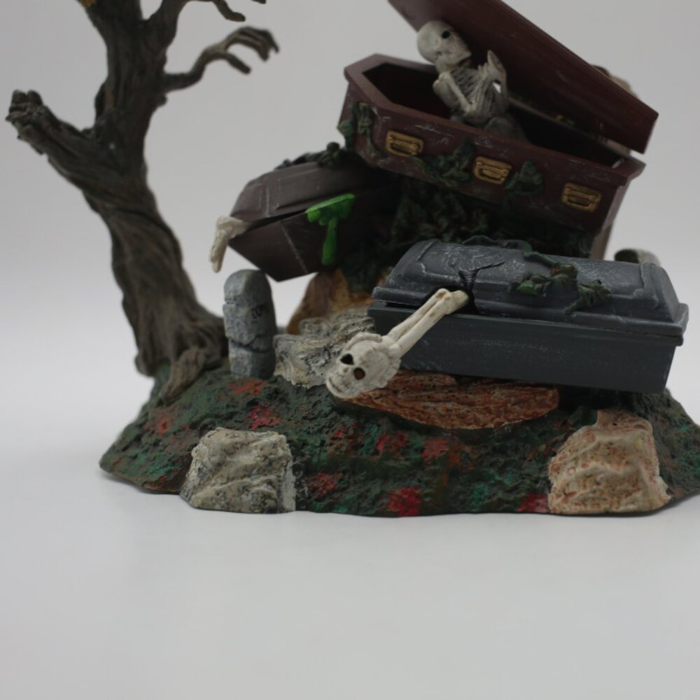 Department 56 Halloween Village Accessories "Haunted Graveyard" Retired 56.52513 - Picture 5 of 10